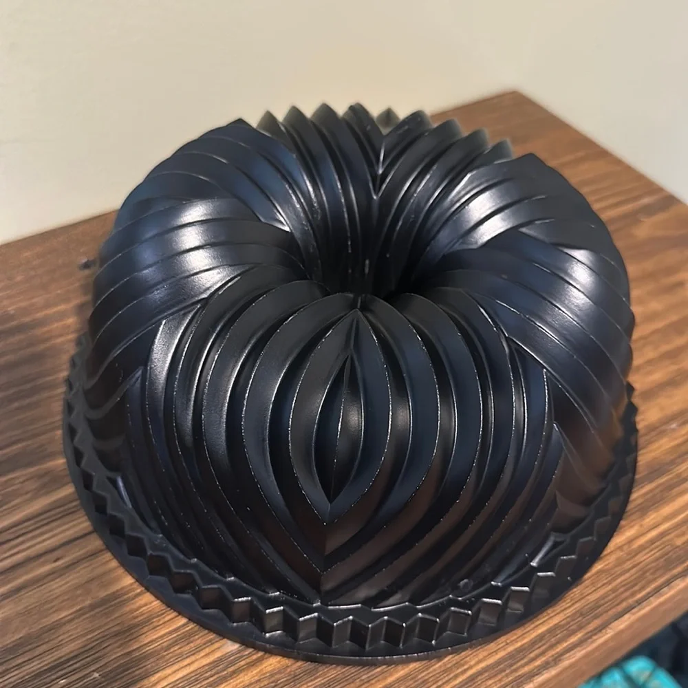 Nordic Ware Black Swirl Bundt Cake Pan